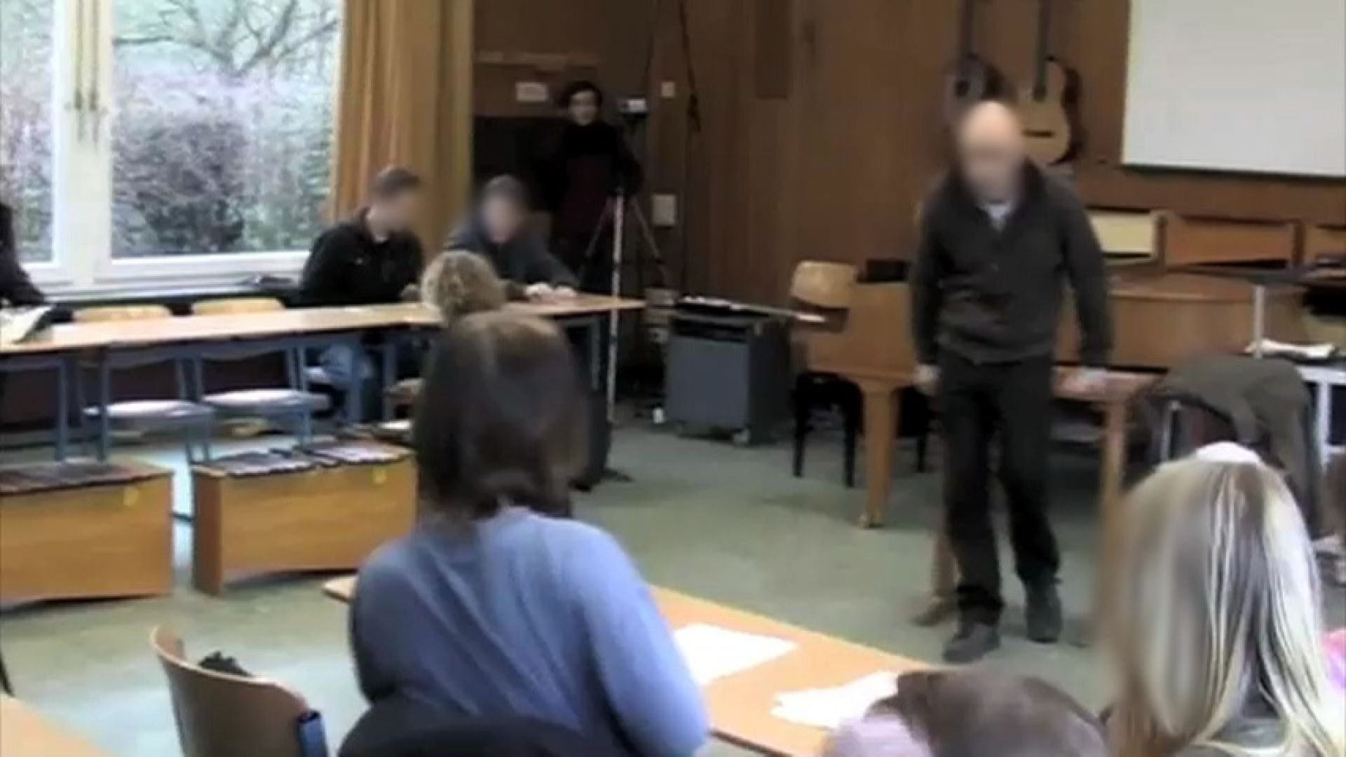 Beispiel 5: Lehr. moderiert Schlussbesprechung im Tischkreis